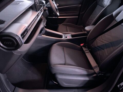 Jeep Avenger 54kWh e-Summit SUV 5dr Electric Auto (156 ps) Air Con - Alloy Wheels 17