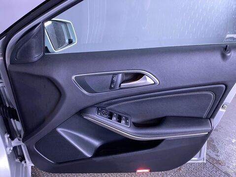 Mercedes-Benz A Class 1.6 A180 Sport Edition Hatchback 5dr Petrol 7G-DCT Euro 6 (s/s) (122 ps) Ai 27