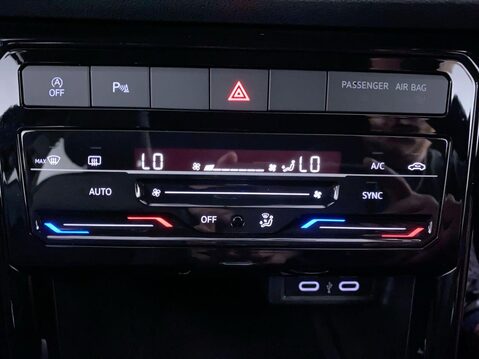 Volkswagen T-Cross 1.0 TSI R-Line SUV 5dr Petrol DSG Euro 6 (s/s) (110 ps) Cruise Control - D 31