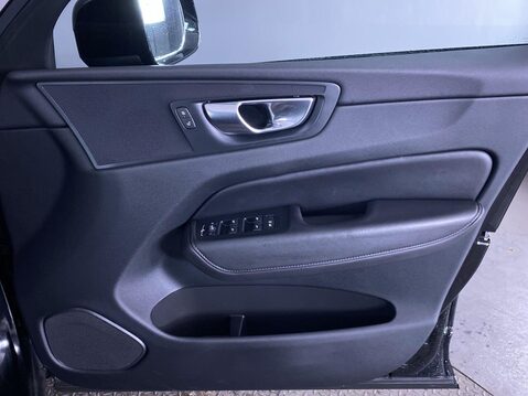 Volvo XC60 2.0 B5 MHEV Core SUV 5dr Petrol Hybrid Auto AWD Euro 6 (s/s) (250 ps) DAB R 27