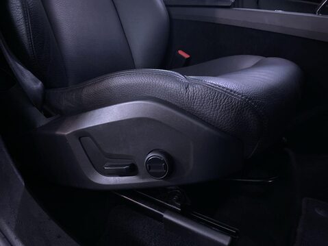 Volvo XC60 2.0 B5 MHEV Core SUV 5dr Petrol Hybrid Auto AWD Euro 6 (s/s) (250 ps) DAB R 26