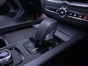 Volvo XC60 2.0 B5 MHEV Core SUV 5dr Petrol Hybrid Auto AWD Euro 6 (s/s) (250 ps) DAB R 21