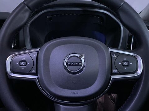 Volvo XC60 2.0 B5 MHEV Core SUV 5dr Petrol Hybrid Auto AWD Euro 6 (s/s) (250 ps) DAB R 22