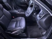 Volvo XC60 2.0 B5 MHEV Core SUV 5dr Petrol Hybrid Auto AWD Euro 6 (s/s) (250 ps) DAB R 15