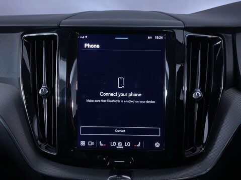 Volvo XC60 2.0 B5 MHEV Core SUV 5dr Petrol Hybrid Auto AWD Euro 6 (s/s) (250 ps) DAB R 33