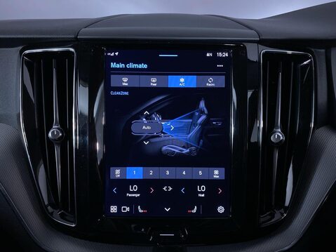 Volvo XC60 2.0 B5 MHEV Core SUV 5dr Petrol Hybrid Auto AWD Euro 6 (s/s) (250 ps) DAB R 31