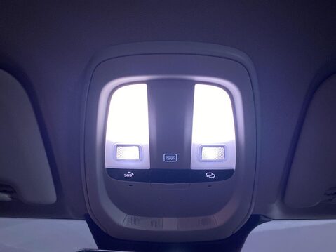 Volvo XC60 2.0 B5 MHEV Core SUV 5dr Petrol Hybrid Auto AWD Euro 6 (s/s) (250 ps) DAB R 18