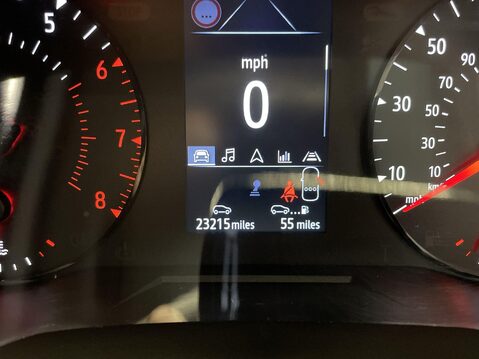 Renault Clio 1.0 TCe Iconic Hatchback 5dr Petrol Manual Euro 6 (s/s) (90 ps) Professiona 25