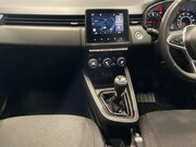 Renault Clio 1.0 TCe Iconic Hatchback 5dr Petrol Manual Euro 6 (s/s) (90 ps) Professiona 16