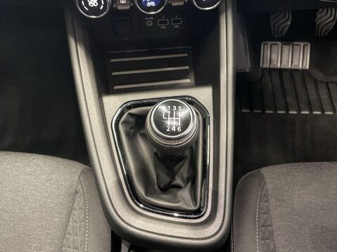 Renault Clio 1.0 TCe Iconic Hatchback 5dr Petrol Manual Euro 6 (s/s) (90 ps) Professiona 20