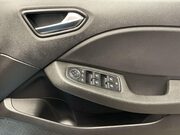 Renault Clio 1.0 TCe Iconic Hatchback 5dr Petrol Manual Euro 6 (s/s) (90 ps) Professiona 24