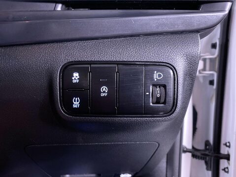 Hyundai BAYON 1.0 T-GDi MHEV SE Connect SUV 5dr Petrol Hybrid DCT Euro 6 (s/s) (100 ps) 29