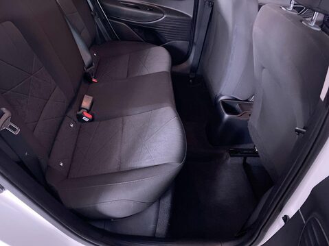 Hyundai BAYON 1.0 T-GDi MHEV SE Connect SUV 5dr Petrol Hybrid DCT Euro 6 (s/s) (100 ps) 19