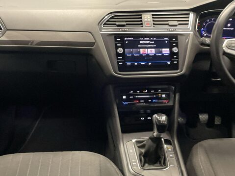 Volkswagen Tiguan Allspace 1.5 TSI Life SUV 5dr Petrol Manual Euro 6 (s/s) (150 ps) DAB Radio - Parkin 16