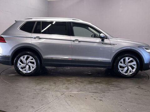 Volkswagen Tiguan Allspace 1.5 TSI Life SUV 5dr Petrol Manual Euro 6 (s/s) (150 ps) DAB Radio - Parkin 9