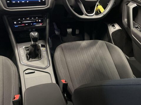 Volkswagen Tiguan Allspace 1.5 TSI Life SUV 5dr Petrol Manual Euro 6 (s/s) (150 ps) DAB Radio - Parkin 15