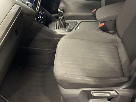 Volkswagen Tiguan Allspace 1.5 TSI Life SUV 5dr Petrol Manual Euro 6 (s/s) (150 ps) DAB Radio - Parkin 17