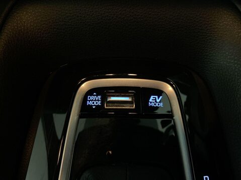 Toyota Corolla 1.8 VVT-h GPF Icon Tech Touring Sports 5dr Petrol Hybrid CVT Euro 6 (s/s) ( 32