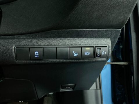 Toyota Corolla 1.8 VVT-h GPF Icon Tech Touring Sports 5dr Petrol Hybrid CVT Euro 6 (s/s) ( 29