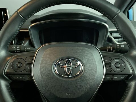 Toyota Corolla 1.8 VVT-h GPF Icon Tech Touring Sports 5dr Petrol Hybrid CVT Euro 6 (s/s) ( 22