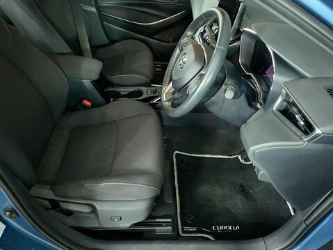 Toyota Corolla 1.8 VVT-h GPF Icon Tech Touring Sports 5dr Petrol Hybrid CVT Euro 6 (s/s) ( 15