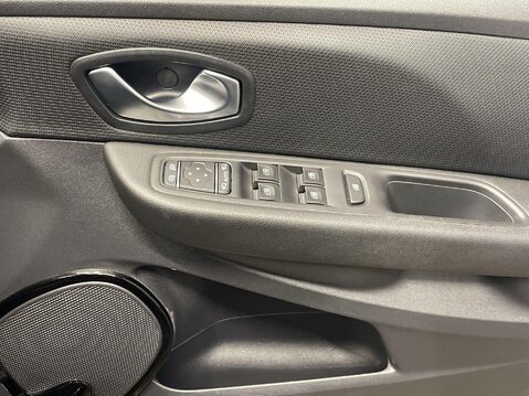 Renault Clio 0.9 TCe GT Line Hatchback 5dr Petrol Manual Euro 6 (s/s) (90 ps) Cruise Co 24