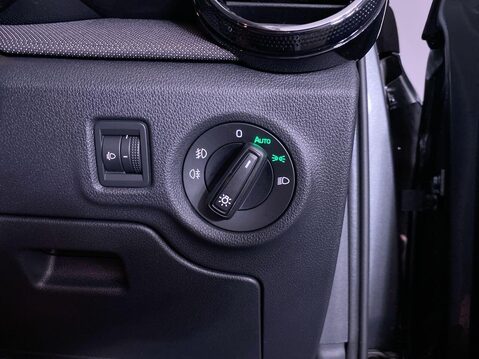 Skoda Fabia 1.0 TSI Design Edition Hatchback 5dr Petrol DSG Euro 6 (s/s) (116 ps) Bluet 23