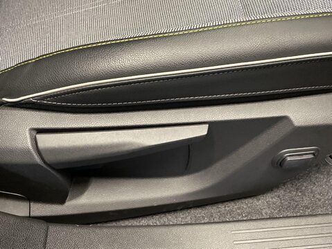 Renault Megane E-Tech 60kWh techno+ Hatchback 5dr Electric Auto (optimum charge) (220 ps) Cruise 24