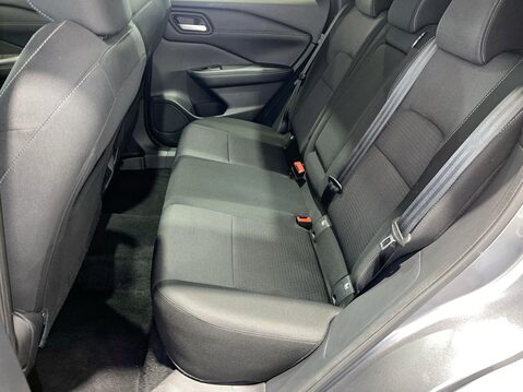 Nissan Qashqai 1.3 DIG-T MHEV N-Connecta SUV 5dr Petrol Hybrid Manual Euro 6 (s/s) (140 ps 16