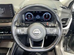 Nissan Qashqai 1.3 DIG-T MHEV N-Connecta SUV 5dr Petrol Hybrid Manual Euro 6 (s/s) (140 ps