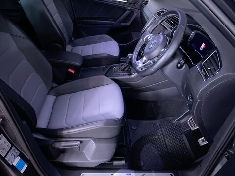 Volkswagen Tiguan 2.0 TDI R-Line Tech SUV 5dr Diesel DSG Euro 6 (s/s) (150 ps) Cruise Contro 15