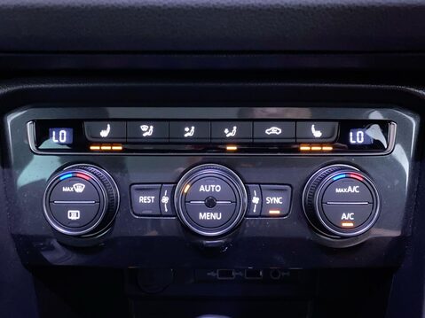 Volkswagen Tiguan 2.0 TDI R-Line Tech SUV 5dr Diesel DSG Euro 6 (s/s) (150 ps) Cruise Contro 25