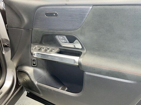 Mercedes-Benz EQB EQB 350 66.5kWh AMG Line (Premium) SUV 5dr Electric Auto 4MATIC (292 ps) Pa 7