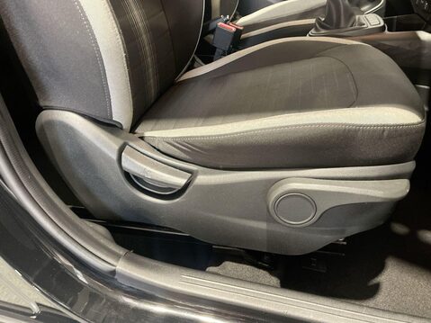 Hyundai i10 1.0 Advance Hatchback 5dr Petrol Manual Euro 6 (s/s) (67 ps) Cruise Contro 21