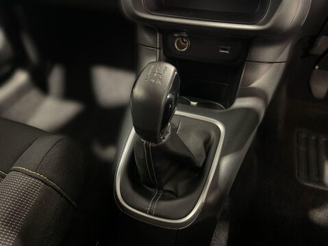 Citroen C3 1.2 PureTech PLUS Hatchback 5dr Petrol Manual Euro 6 (s/s) (83 ps) Air Con 11