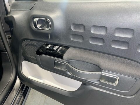 Citroen C3 1.2 PureTech PLUS Hatchback 5dr Petrol Manual Euro 6 (s/s) (83 ps) Air Con 7