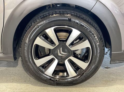 Citroen C3 1.2 PureTech PLUS Hatchback 5dr Petrol Manual Euro 6 (s/s) (83 ps) Air Con 9