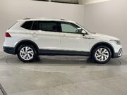 Volkswagen Tiguan Allspace 1.5 TSI Life SUV 5dr Petrol DSG Euro 6 (s/s) (150 ps) Air Con - Alloys Whee 9