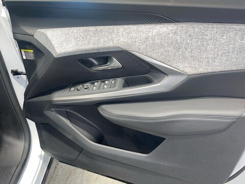 Peugeot 3008 73kWh Allure SUV 5dr Electric Auto (210 ps) Sat Nav 7