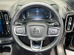 Volvo XC40 2.0 B4 MHEV Plus Black Edition SUV 5dr Petrol Hybrid DCT Auto Euro 6 (s/s)