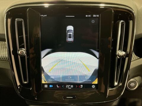 Volvo XC40 2.0 B4 MHEV Plus Black Edition SUV 5dr Petrol Hybrid DCT Auto Euro 6 (s/s) 14