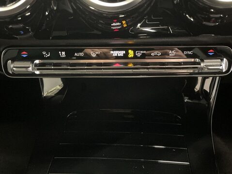 Mercedes-Benz CLA Class 2.0 CLA220 AMG Line Coupe 4dr Petrol 7G-DCT Euro 6 (s/s) (190 ps) Heated Se 28