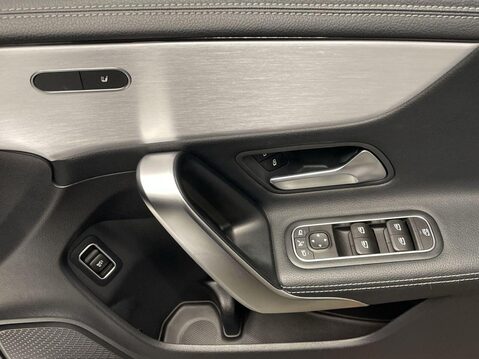 Mercedes-Benz CLA Class 2.0 CLA220 AMG Line Coupe 4dr Petrol 7G-DCT Euro 6 (s/s) (190 ps) Heated Se 25