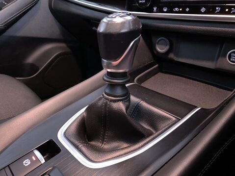 Nissan Qashqai 1.3 DIG-T MHEV N-Connecta SUV 5dr Petrol Hybrid Manual Euro 6 (s/s) (140 ps 21