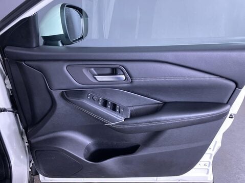 Nissan Qashqai 1.3 DIG-T MHEV N-Connecta SUV 5dr Petrol Hybrid Manual Euro 6 (s/s) (140 ps 27