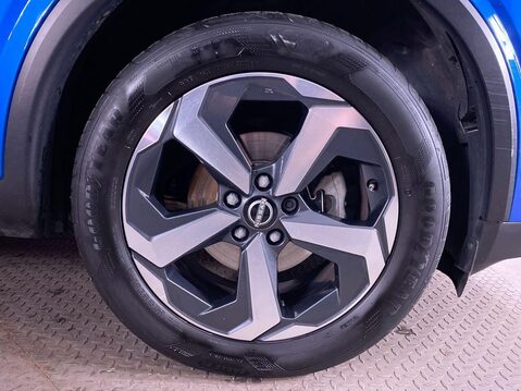 Nissan Qashqai 1.3 DIG-T MHEV N-Connecta SUV 5dr Petrol Hybrid Manual Euro 6 (s/s) (140 ps 12