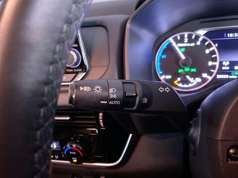 Nissan Qashqai 1.5 h e-POWER Acenta Premium SUV 5dr Petrol Hybrid Auto Euro 6 (s/s) (190 p 23