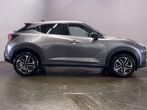Nissan Juke 1.6 N-Connecta SUV 5dr Petrol Hybrid Auto Euro 6 (143 ps) Parking Sensors - 9