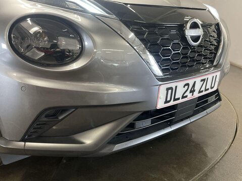 Nissan Juke 1.6 N-Connecta SUV 5dr Petrol Hybrid Auto Euro 6 (143 ps) Parking Sensors - 11