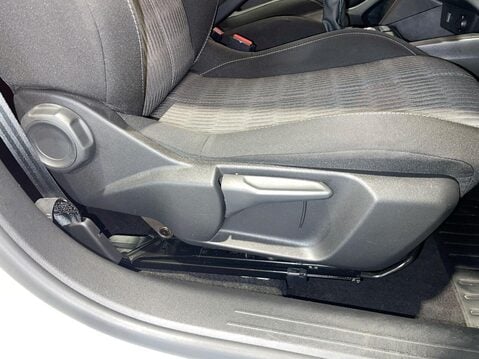 Vauxhall Corsa 1.2 Design Hatchback 5dr Petrol Manual Euro 6 (75 ps) Cruise Control - DAB 21